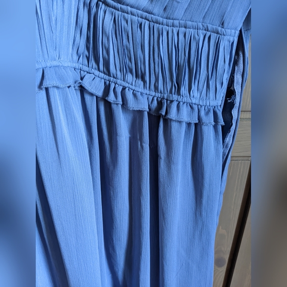 Feminine blue flowy dress - Picture 10 of 14